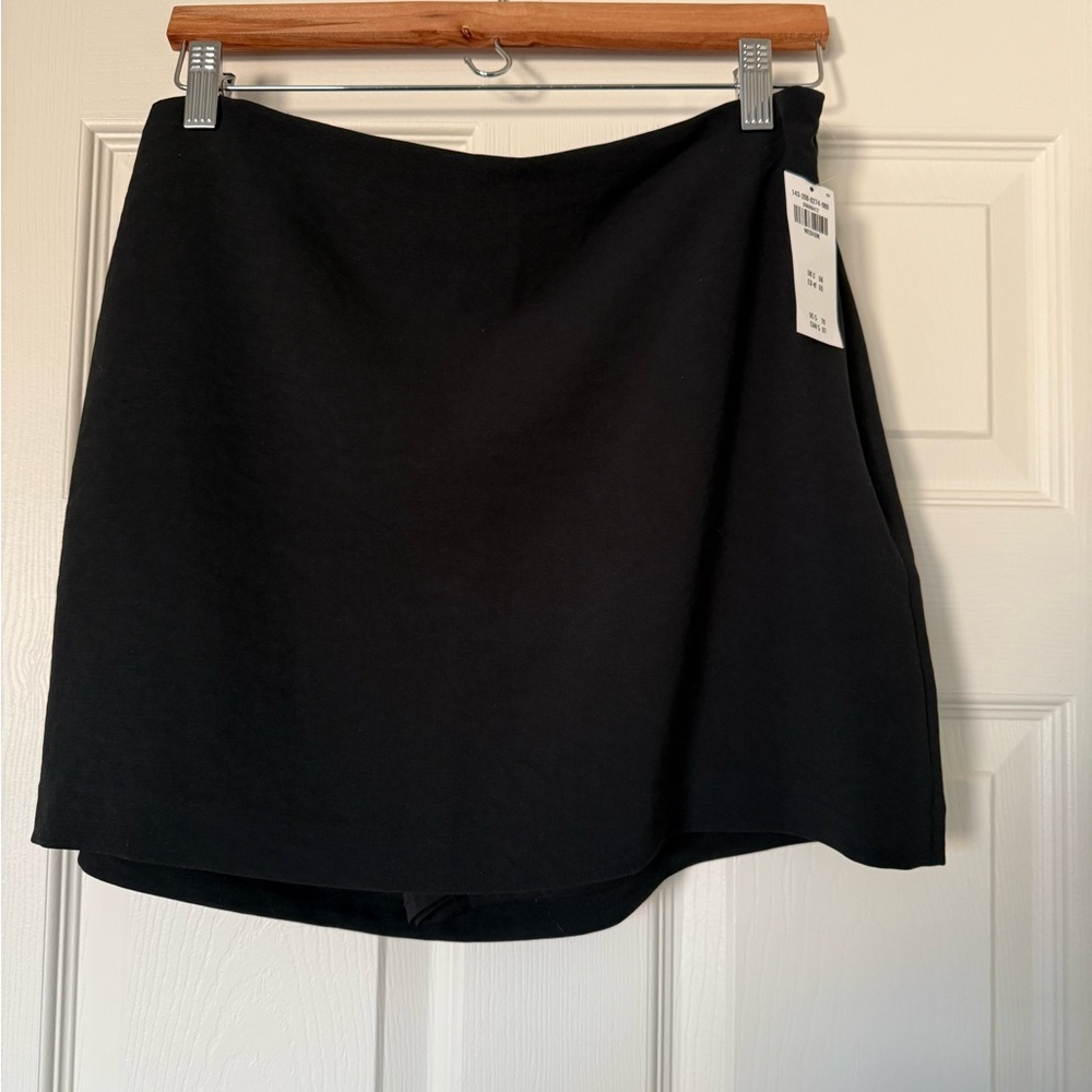 Abercrombie & Fitch Black Mini Skirt (skort)